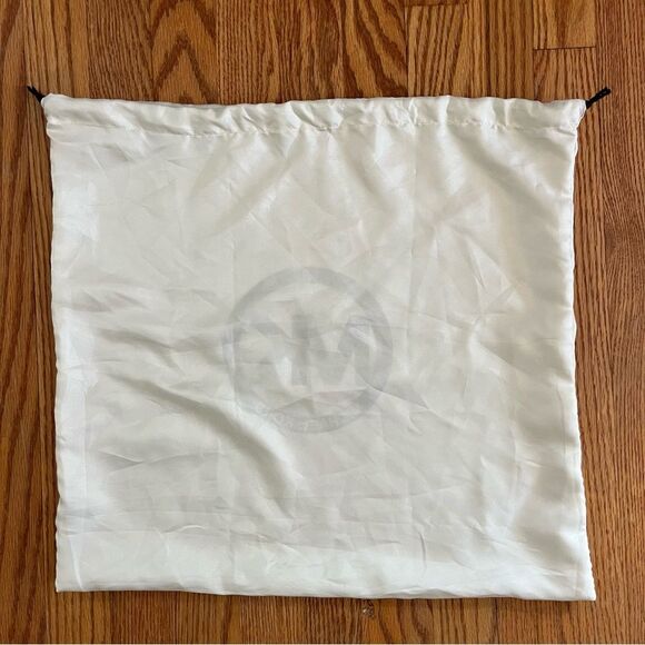 Michael Kors Dust Bag - Picture 4 of 6